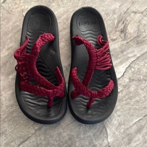 Megnya Women's Maroon/Black Braided Walking Sandals Size 37/6